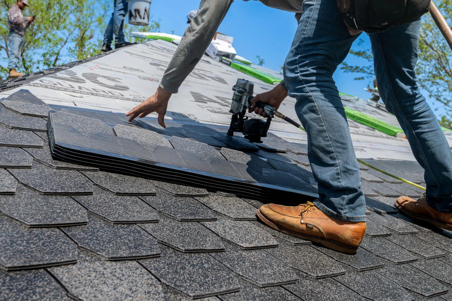 Architectural shingle re-roof on a colonial home, Shaker Heights OH